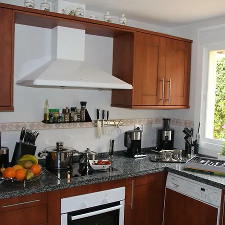 Ferienhaus Amazing 3 Bedrooms Townhouse With A Fantastic Sea Views