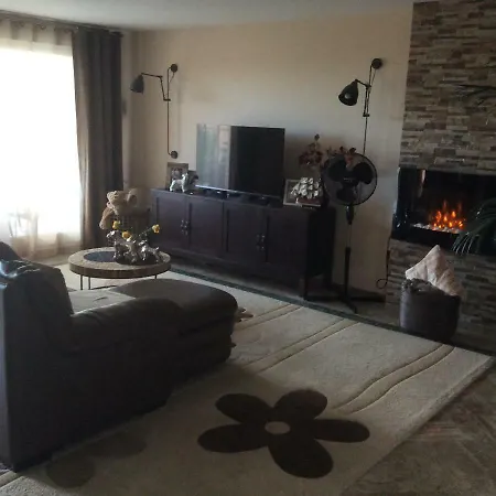 Amazing 3 Bedrooms Townhouse With A Fantastic Sea Views *